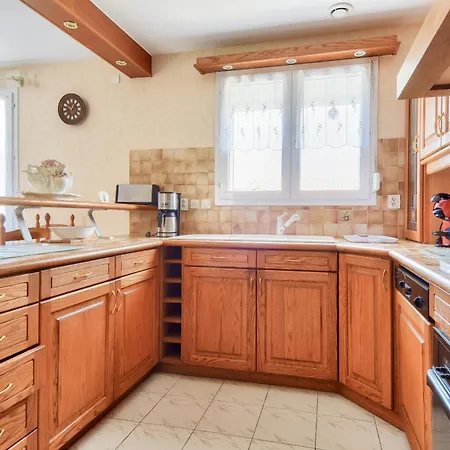 Maison Familiale Pour 8 A 750m De La